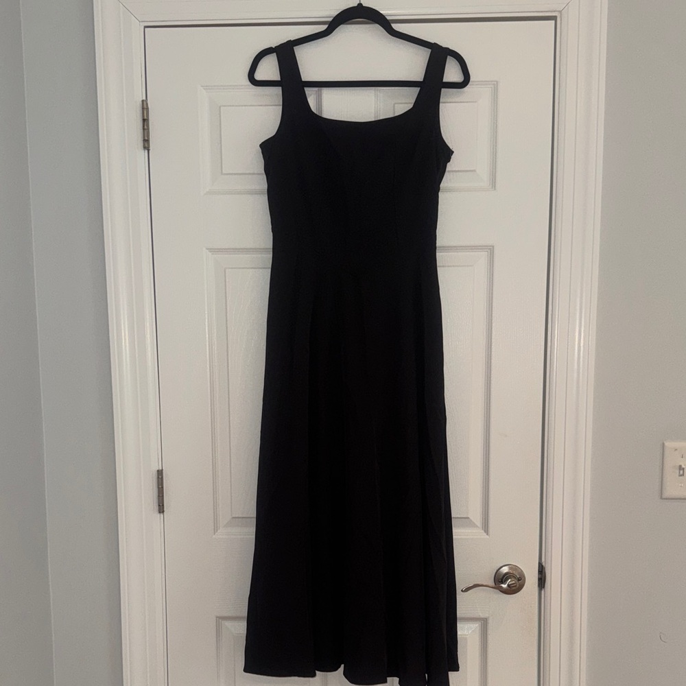 Elegant Black Sleeveless Dress